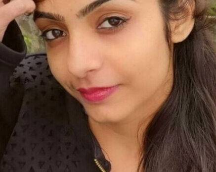 Nangi Selfie