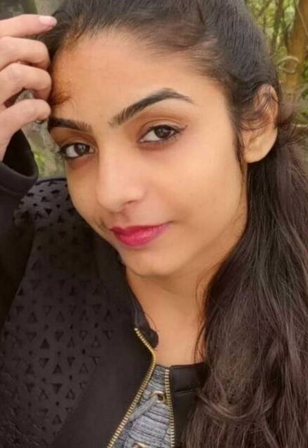 Nangi Selfie