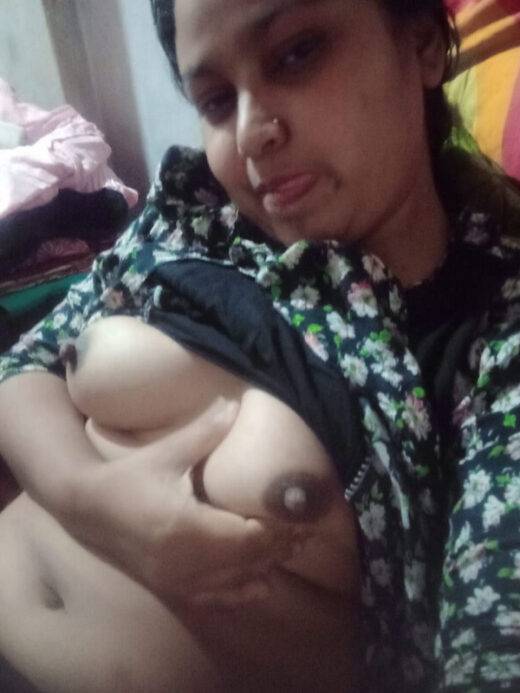 Nangi Selfie