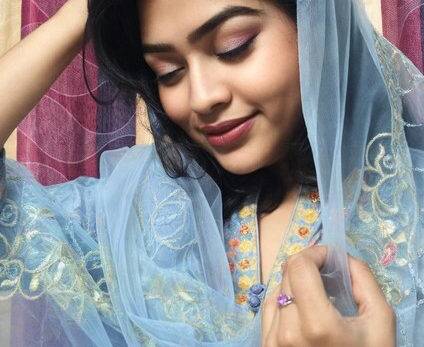 Nangi Selfie