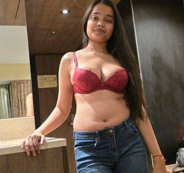 Nangi Selfie