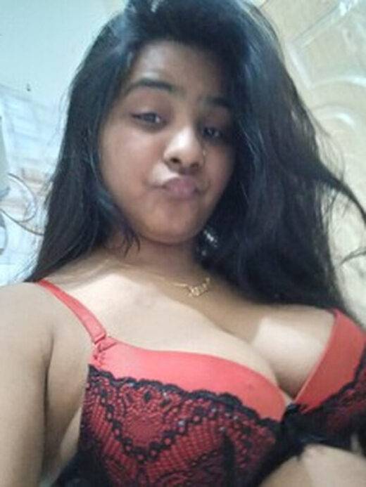 Nangi Selfie