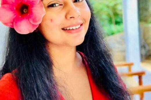 Nangi Selfie