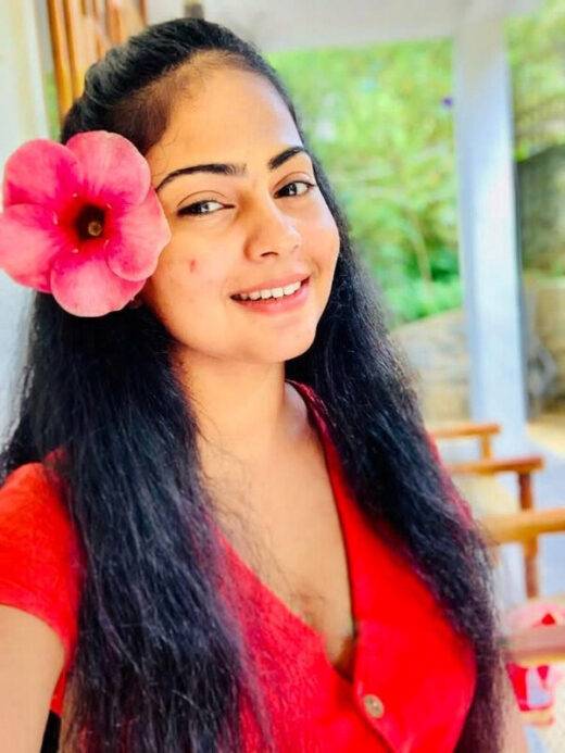 Nangi Selfie
