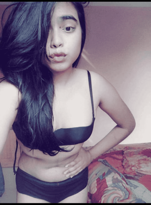Nangi Selfie