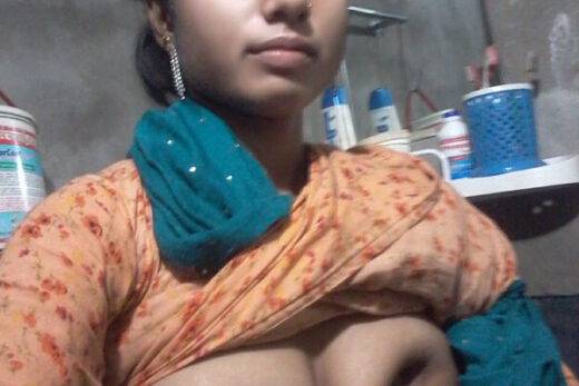 Nangi Selfie