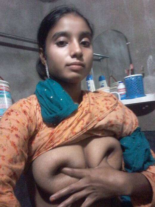 Nangi Selfie