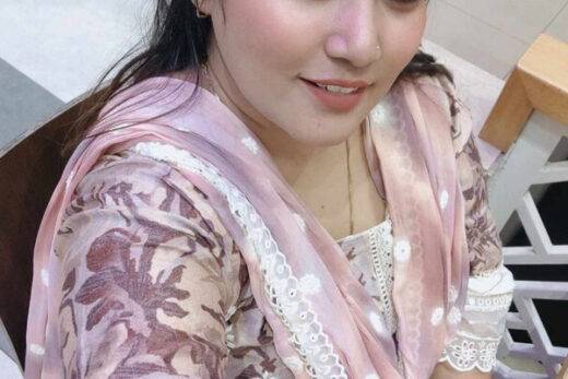 Nangi Selfie