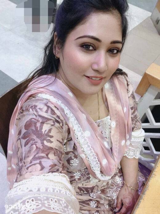 Nangi Selfie