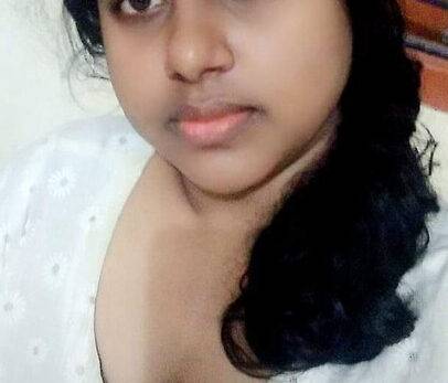 Nangi Selfie