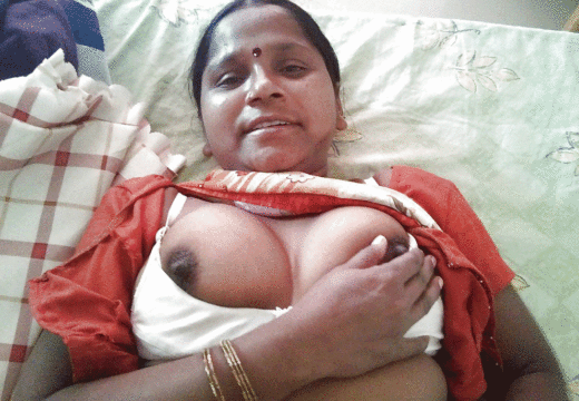 Nangi Selfie