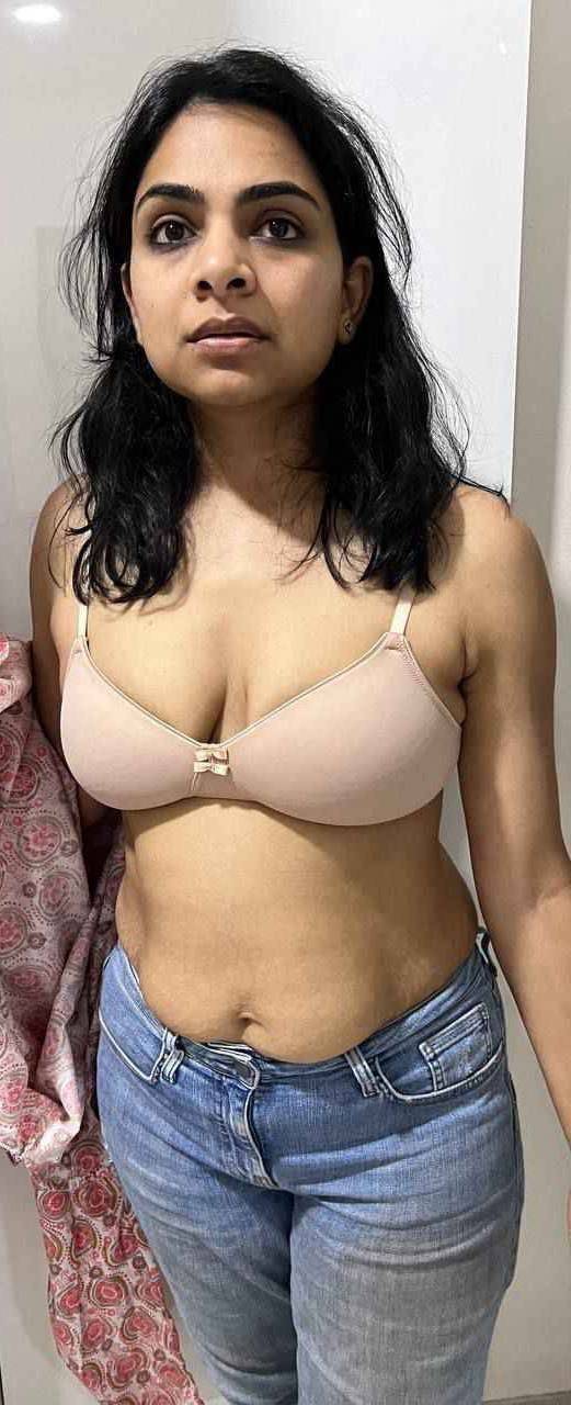 Nangi Selfie