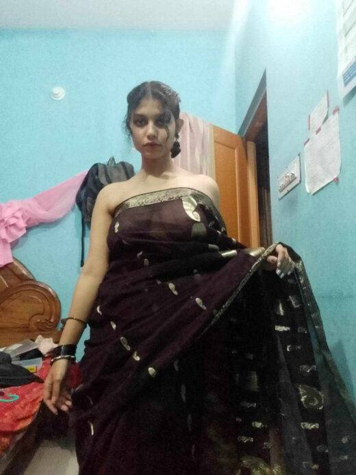 Nangi Selfie