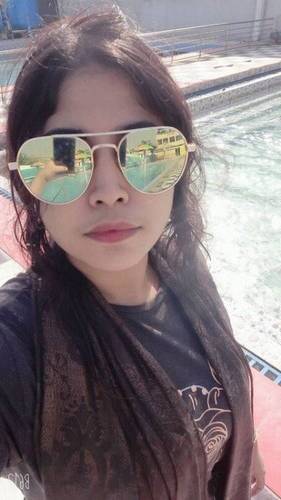Nangi Selfie