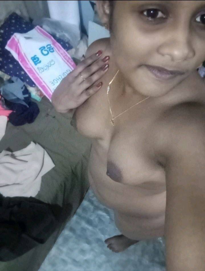 Nangi Selfie