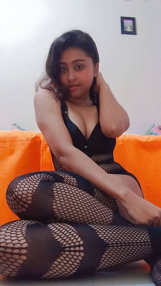 Nangi Selfie