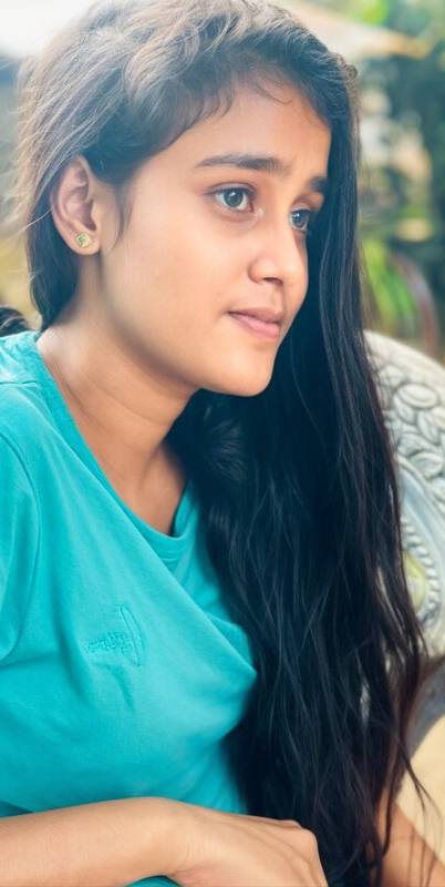Nangi Selfie