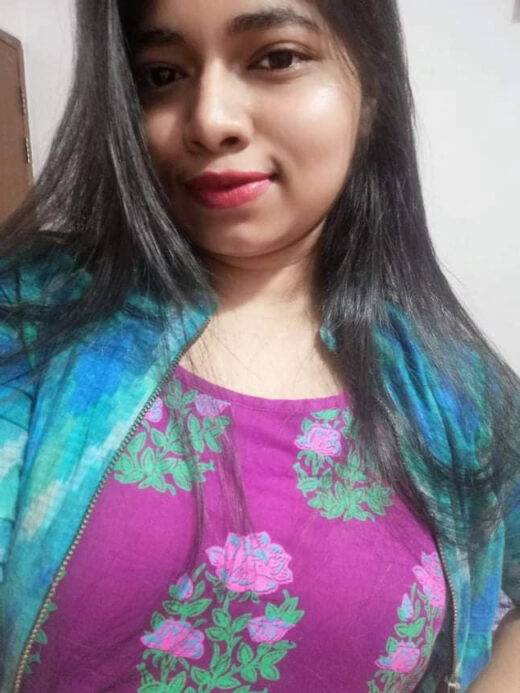 Nangi Selfie