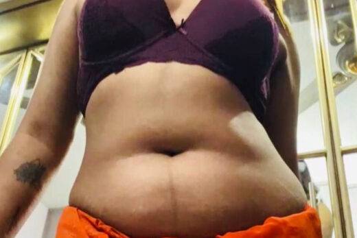 Nangi Selfie