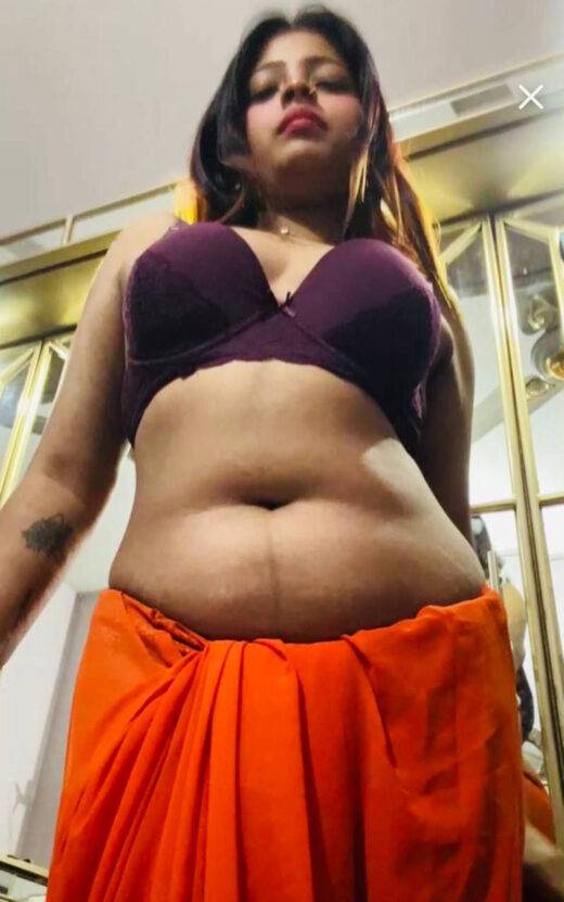 Nangi Selfie