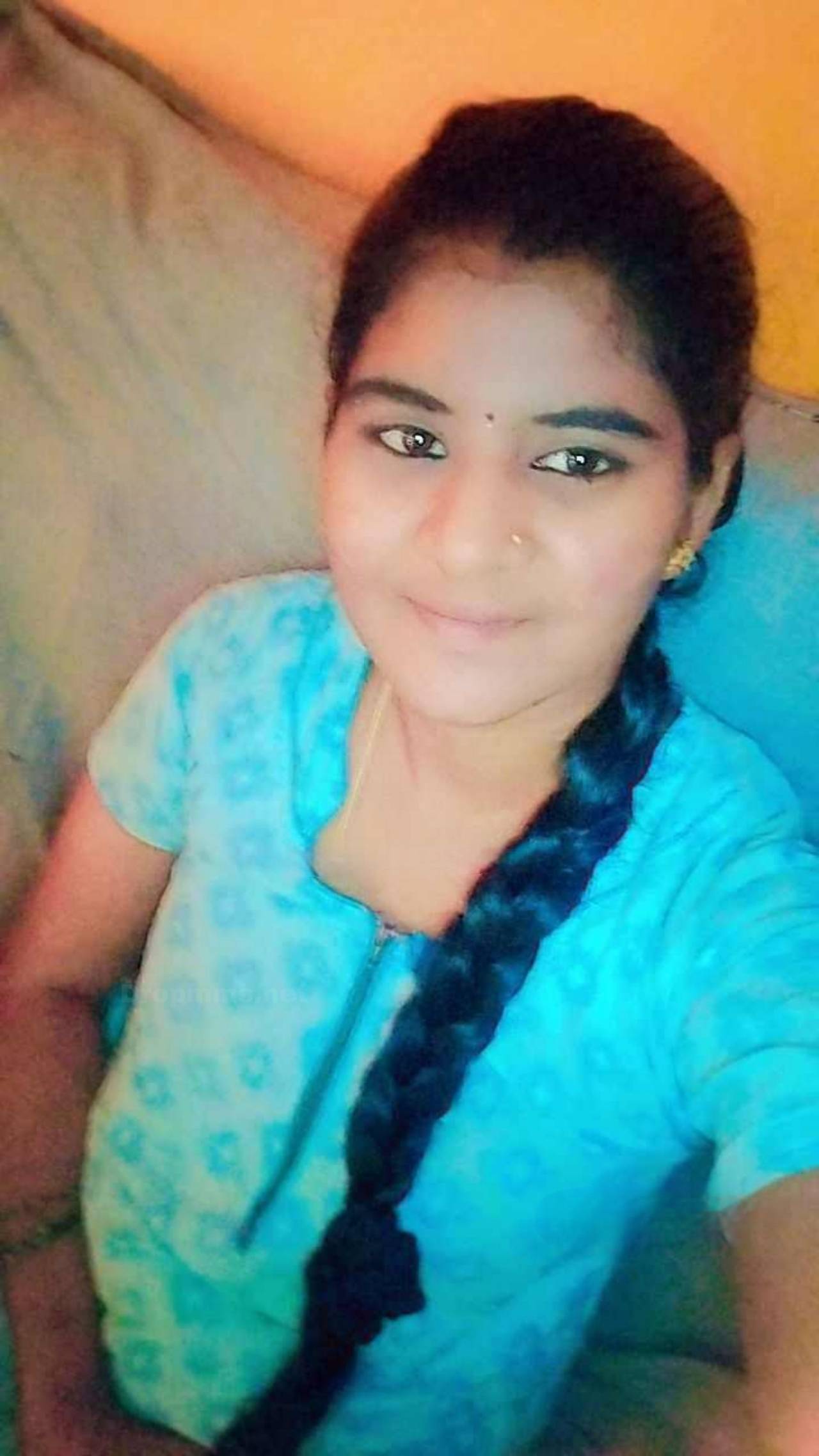 Nangi Selfie