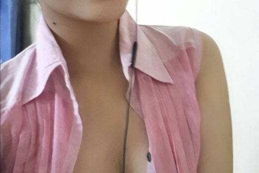 Nangi Selfie