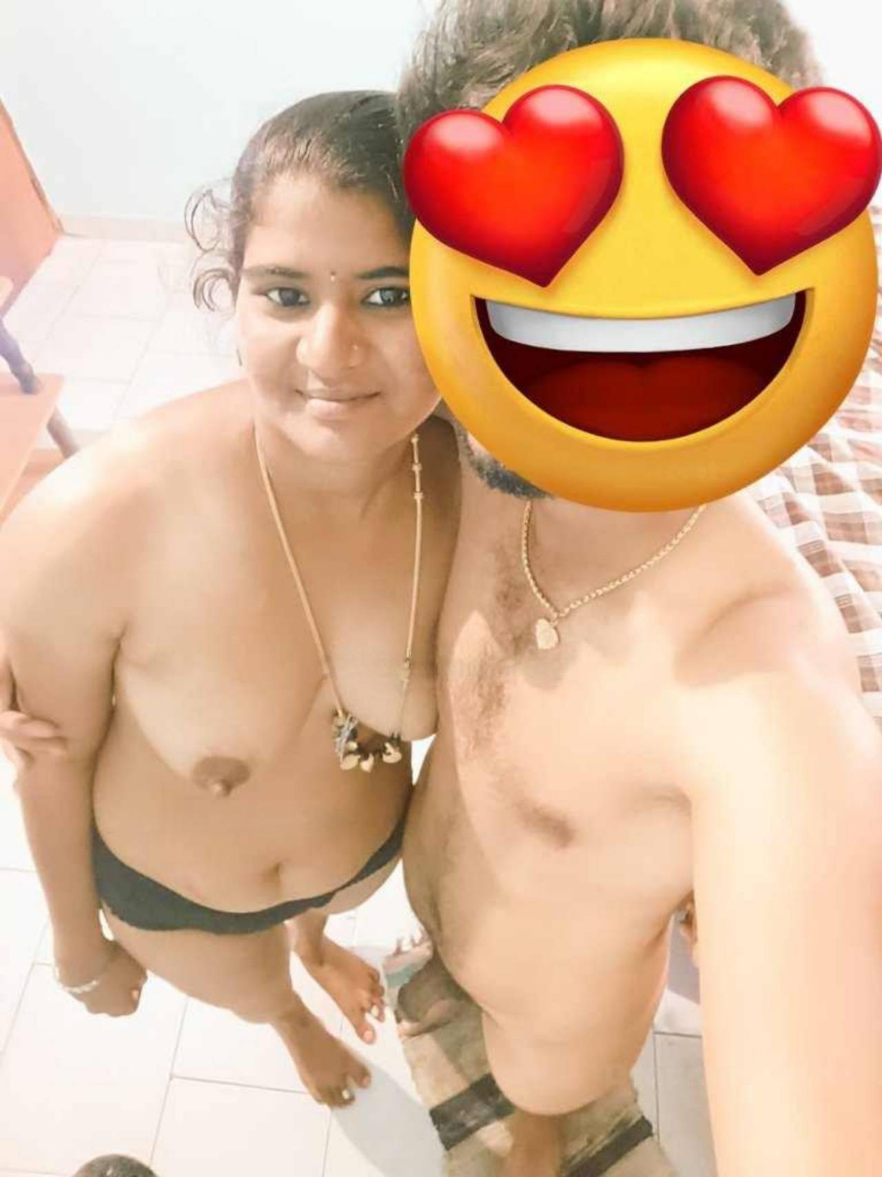 Nangi Selfie