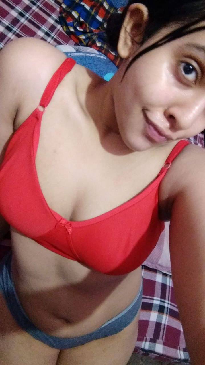 Nangi Selfie