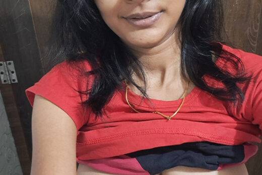Nangi Selfie