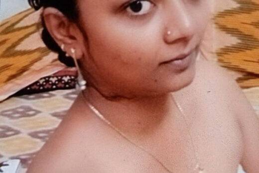 Nangi Selfie