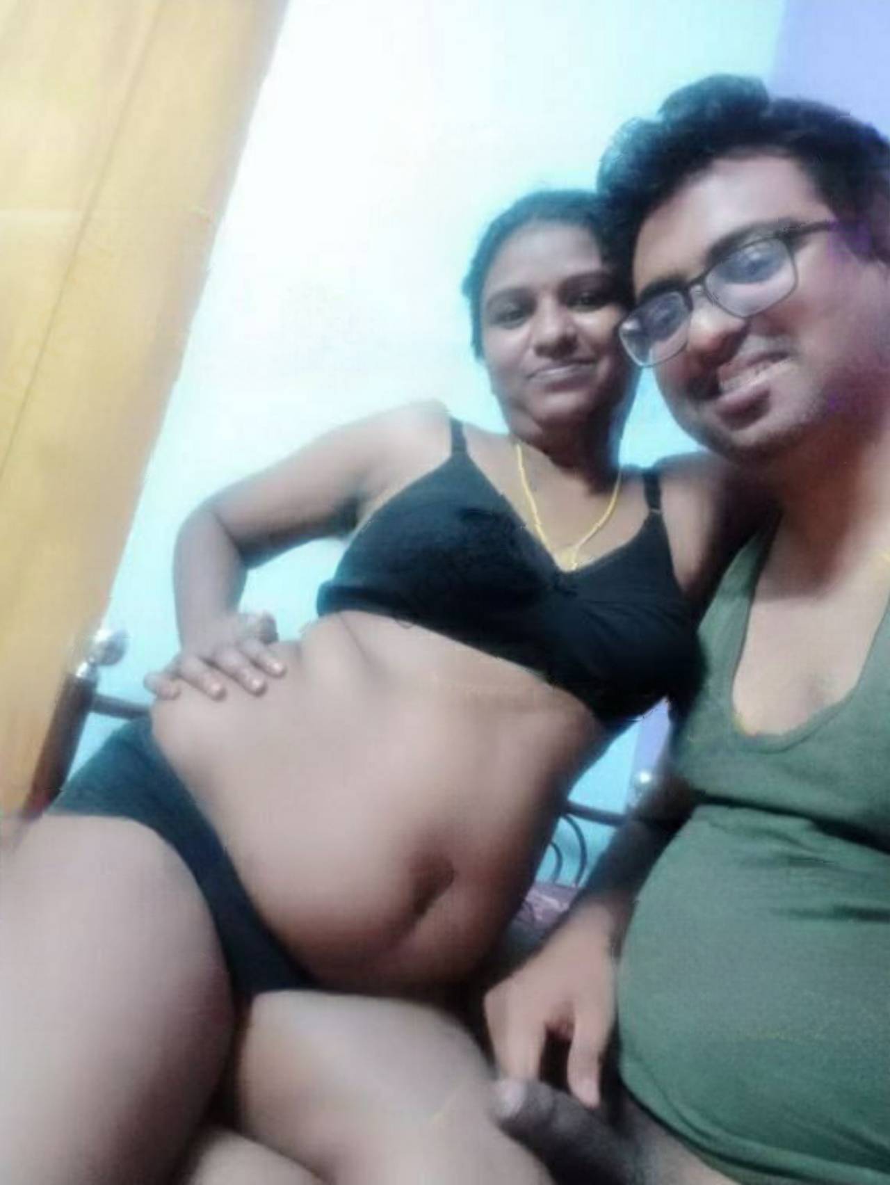 Nangi Selfie