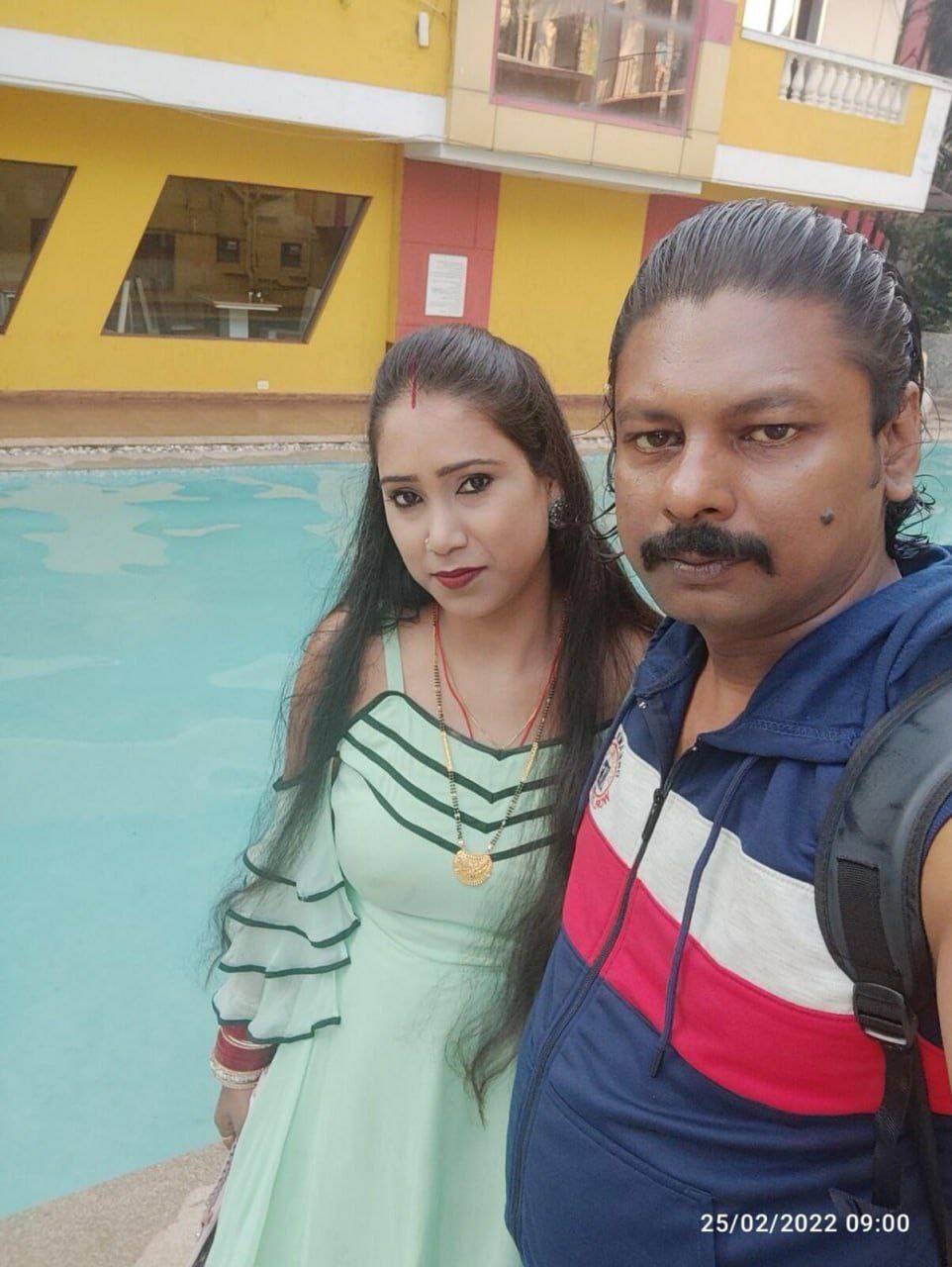 Nangi Selfie
