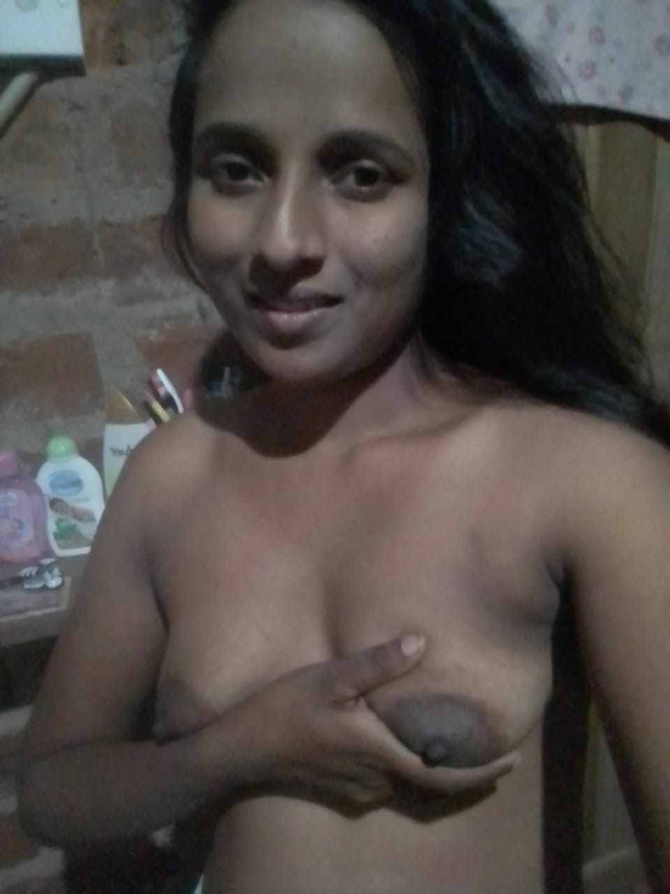 Nangi Selfie