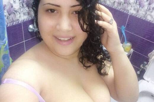 Nangi Selfie