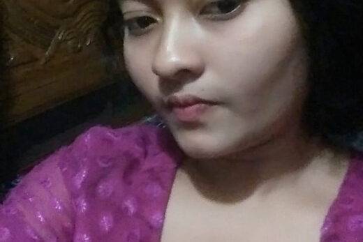 Nangi Selfie