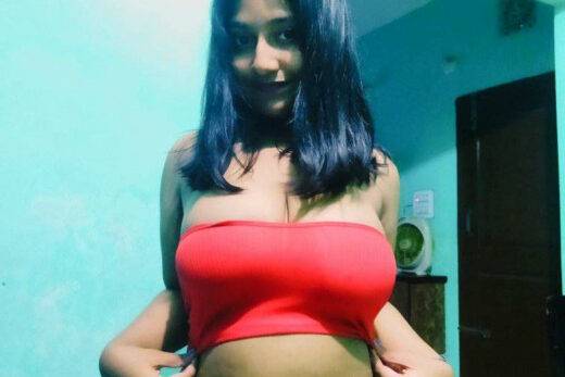 Nangi Selfie