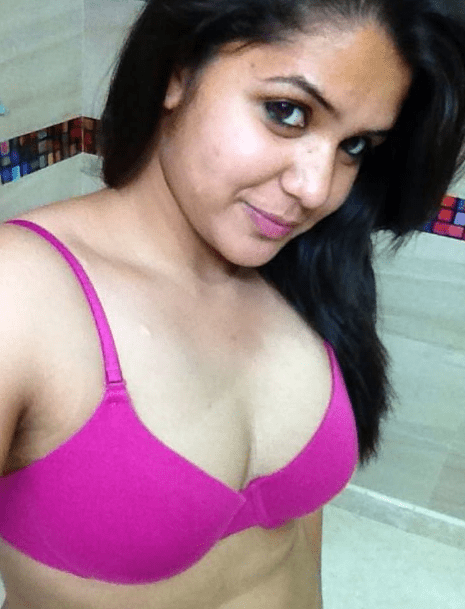 Nangi Selfie