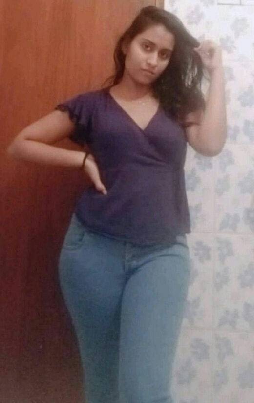 Nangi Selfie