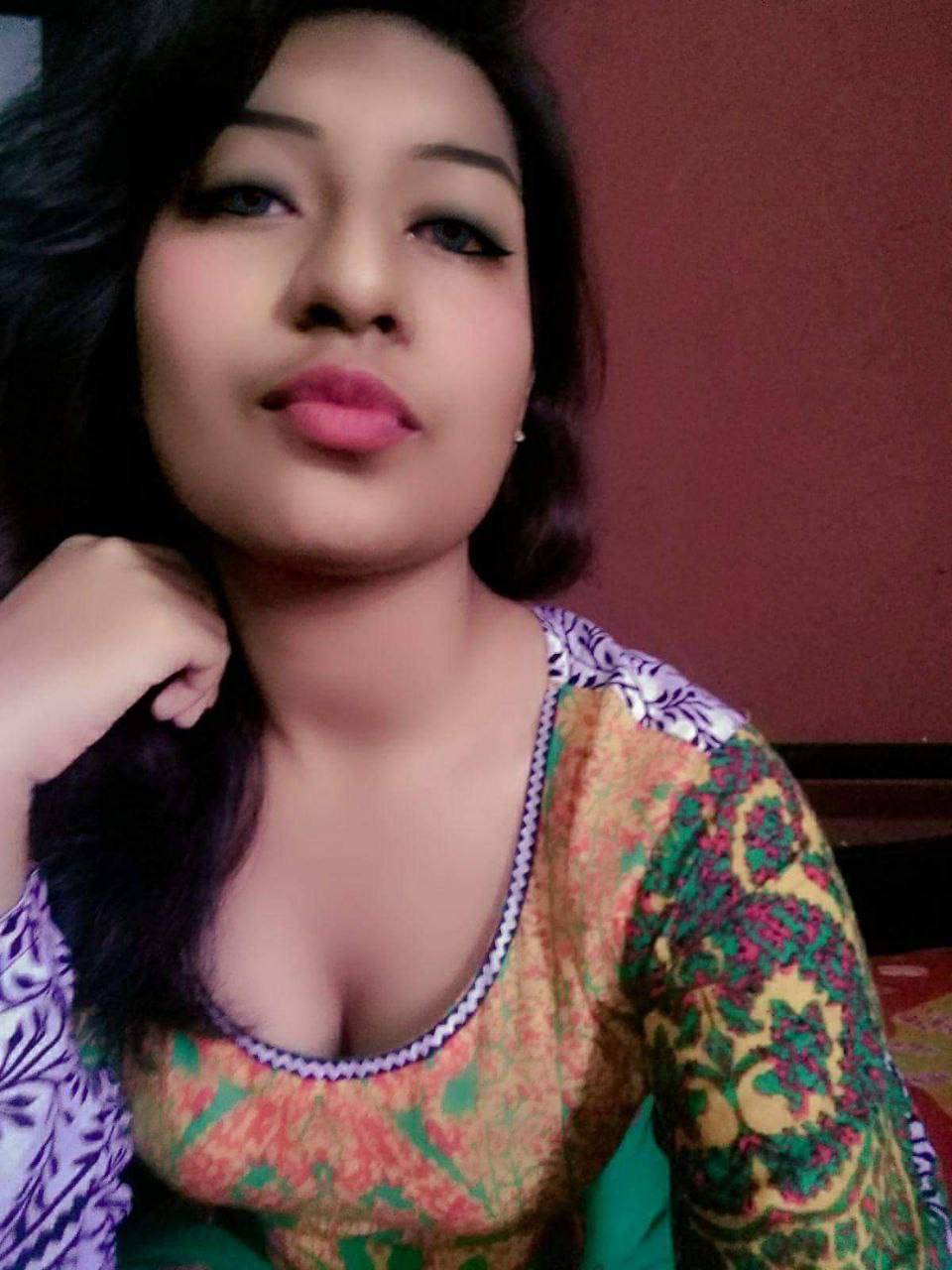 Nangi Selfie