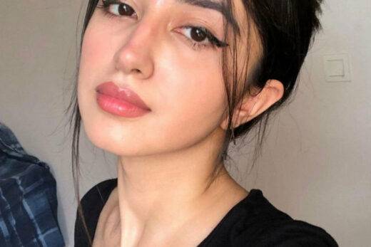 Nangi Selfie