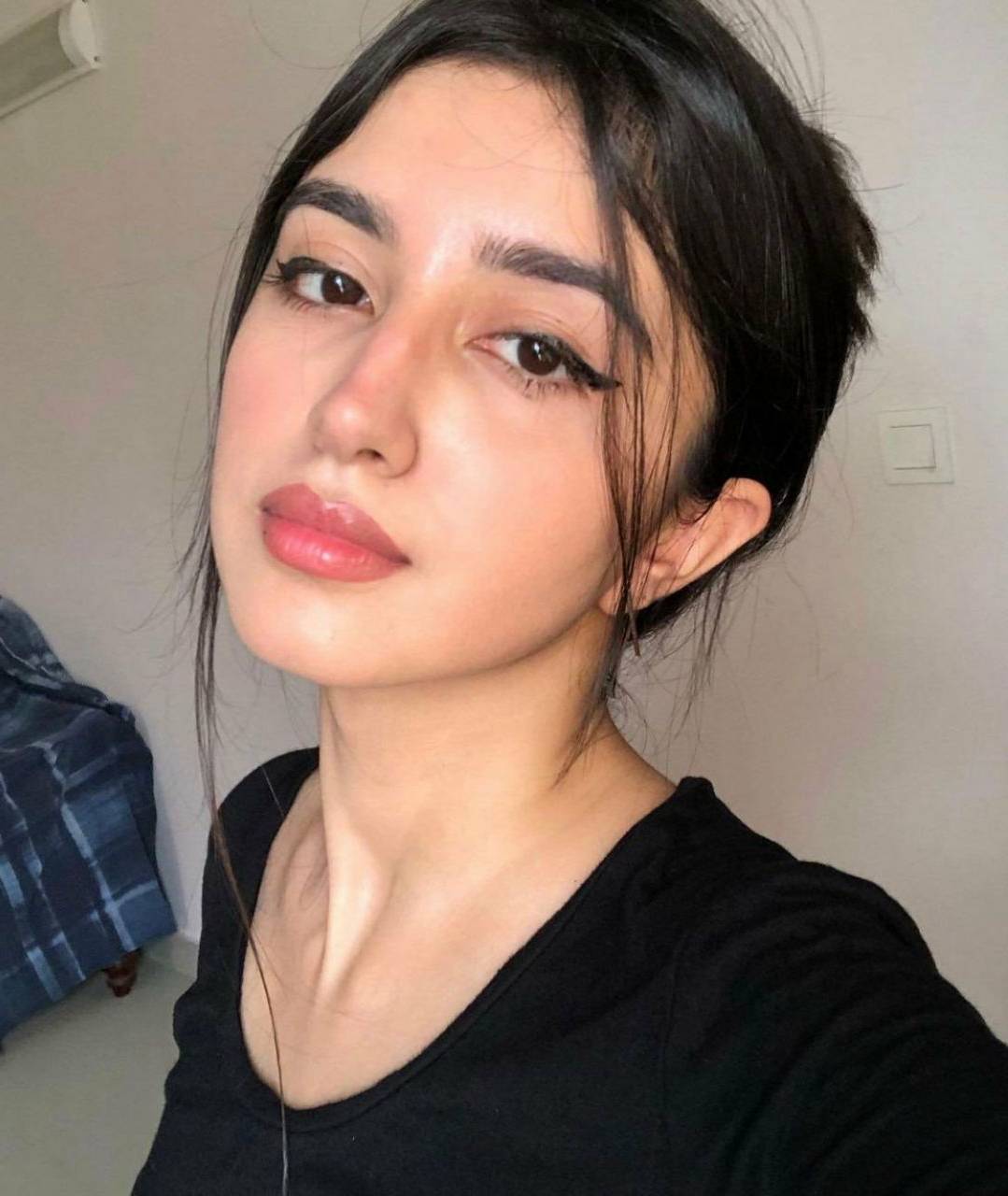 Nangi Selfie