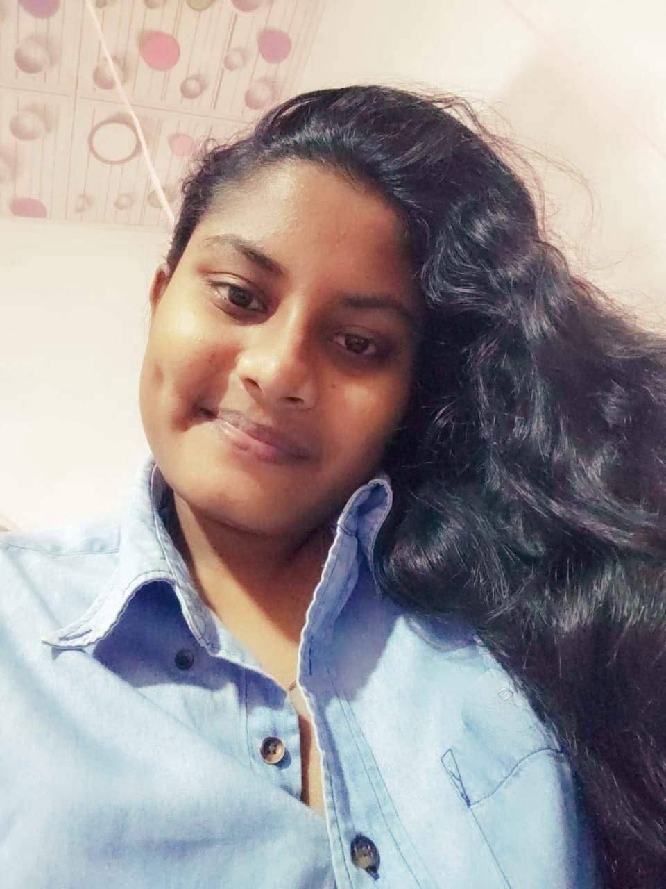 Nangi Selfie