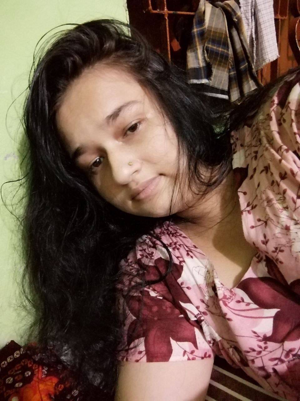 Nangi Selfie