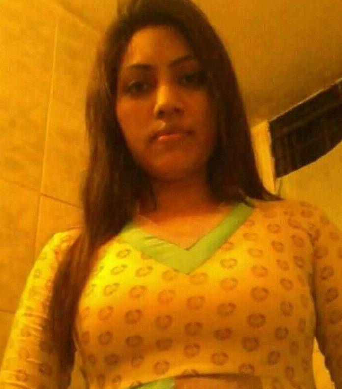 Nangi Selfie