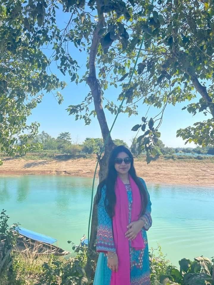 Nangi Selfie
