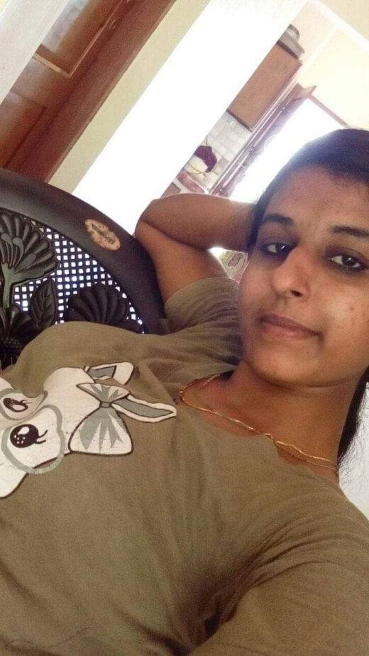 Nangi Selfie