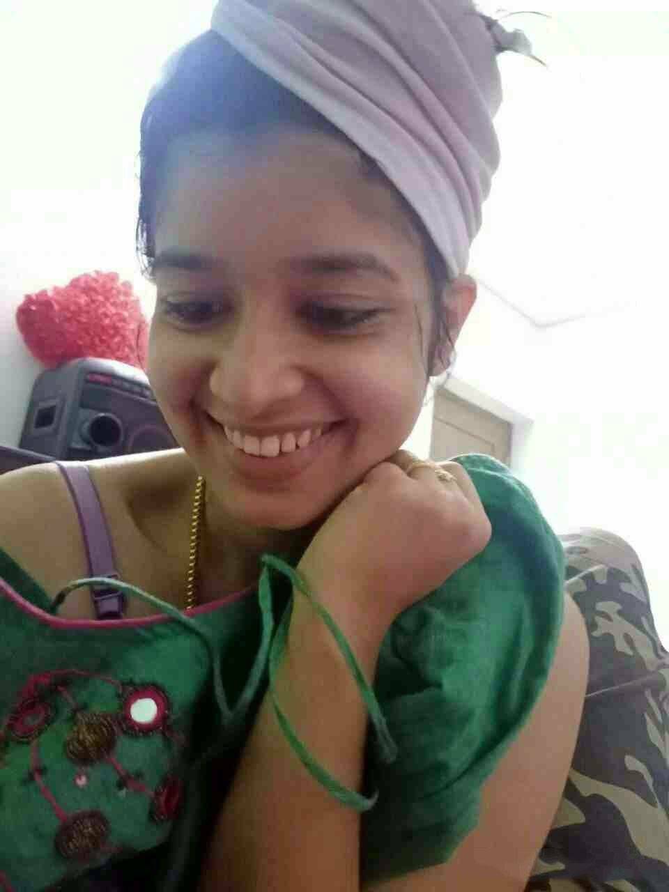 Nangi Selfie