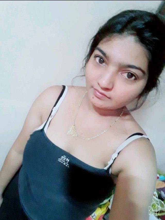 Nangi Selfie