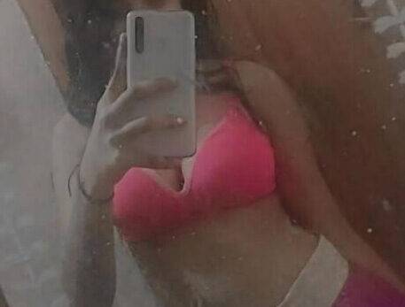 Nangi Selfie