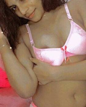 Nangi Selfie